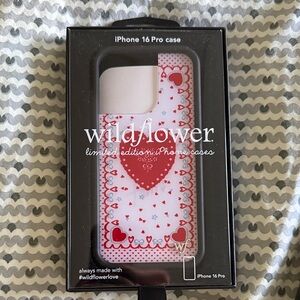 Wildflowers Heart Design iPhone 16 Pro Case